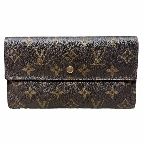 Louis Vuitton Handbags - EXCELLENT CONDITION! Authentic Louis Vuitton Monogram International Wallet